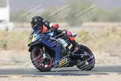 media/Nov-01-2025-CVMA (Sat) [[fc0f7531b8]]/Race 7-Formula Twins-Formula 40 UL/